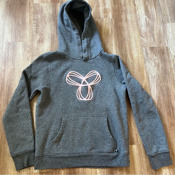 TNA Tops - TNA Aritzia Grey Pink Embroidered‎ Logo Pullover Hoodie Women's Size Medium